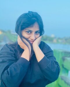 Anna Rajan Instagram - The strong decision after heavy rain.  Pic_ @dessertblossom__ #bestie  Beee