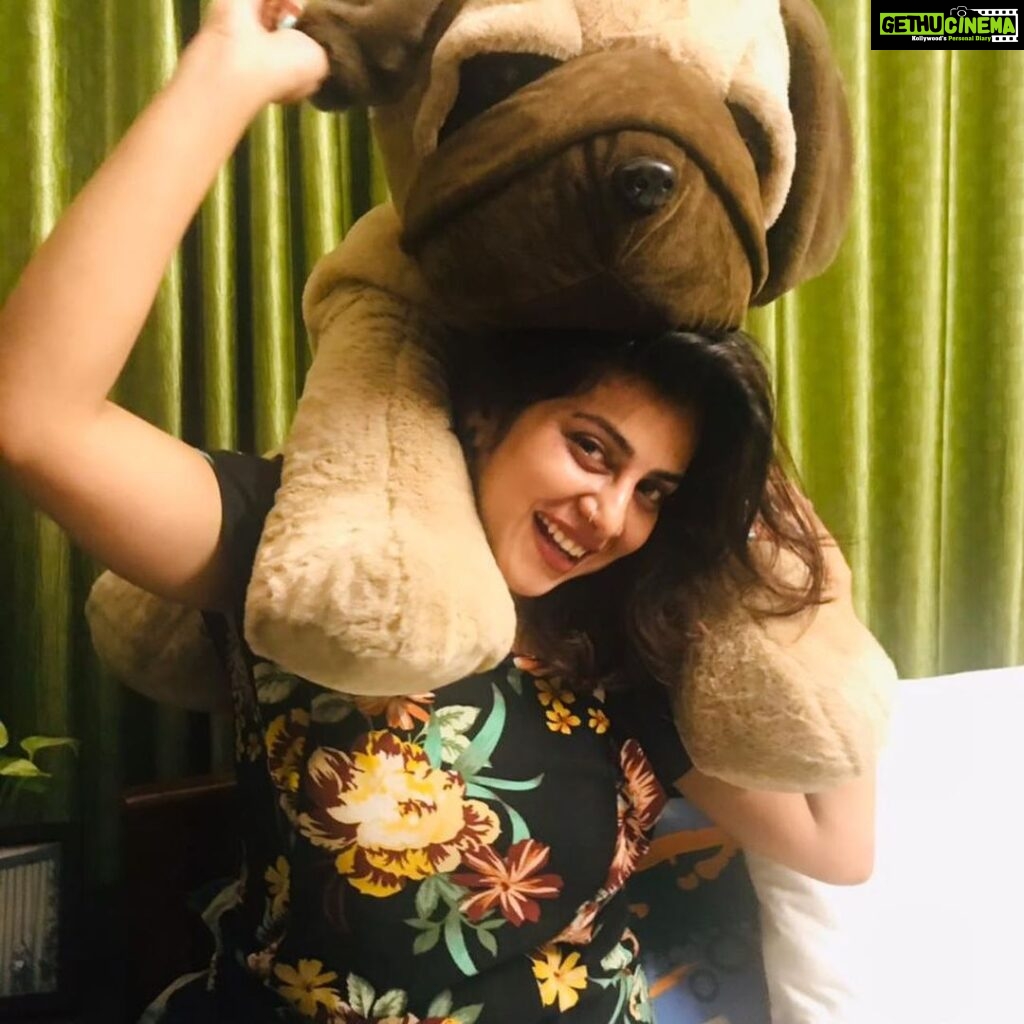 Anna Rajan Instagram - With my giant zumba #lichi #annarajan #annarajanofficial #annarajan😍💕#annarajan #movies #angamalidiaries #actress #actresslife #malayalammovies #malayalamcinema #malayalamactress#teddy #doll