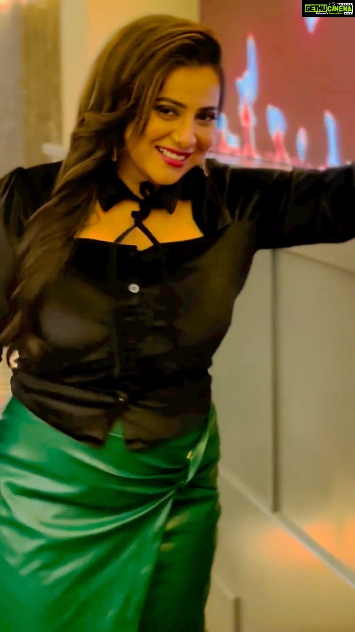 Anna Rajan - 25.8K Likes - Don't let your fire go out🔥.#green #black #trendingreels #annaspeeks #actress #new #love #smile #fire #lichi #Makeup @vini_makeup_artist_ Hairstyle @triple_a_hair_styling_