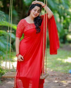 Anna Rajan Instagram - The ultimate cure RED. Click @3leaf_photography  Costume @shawli_aluva #red #love #risen #sucess #fighting