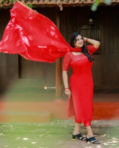 Anna Rajan Instagram - The ultimate cure RED. Click @3leaf_photography  Costume @shawli_aluva #red #love #risen #sucess #fighting