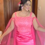 Anna Rajan Instagram – MUA @vini_makeup_artist_ 
Hair styler @triple_a_hair_styling_ 
Costume @shawlipage @kabershapm. #dasara #dasarasongs #chankeelaangeelesi #pink #dance #reels #actress #film