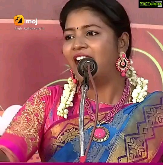 Annabharathi Berchmans Instagram - பழமை என்றும் புதுமை 😍👍🎤