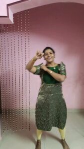 Annabharathi Berchmans Instagram - மாமதுரை அன்னக்கொடி 😜( summa try pannen..friends..kovichukatheenga)
 beautiful outfit :@daddys_girl_designer_studio