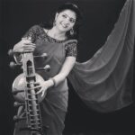 Annabharathi Berchmans Instagram – ” கையில் மிதக்கும் கனவா நீ  கை கால் முளைத்த காற்றா  நீ  கையில் ஏந்தியும் கனக்கவில்லையே நுரையால் செய்த சிலையா நீ “- வைரம் கவிப்பேரரசு வைரமுத்து வரிகள் 📝❤👌