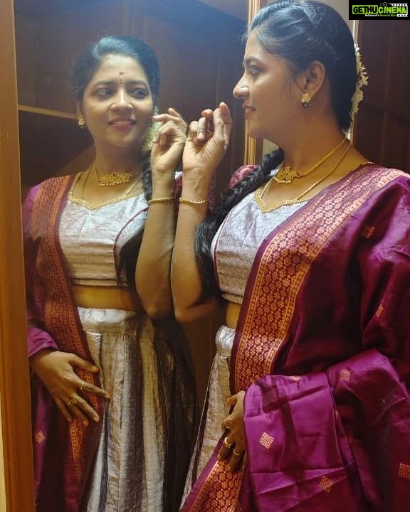 Annabharathi Berchmans Instagram - "சிரிப்பு ஒன்று மட்டுமே மனிதனை மனிதனாக இருக்க வைக்கிறது 😆😍👍"-அன்புடன் அன்னபாரதி❤ costume:@sri_aari_bridal_blouse_designe makeup:@venimakeover @suba_shini_99