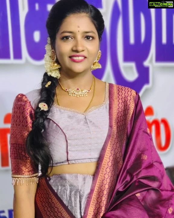 Annabharathi Berchmans Instagram - "சிரிப்பு ஒன்று மட்டுமே மனிதனை மனிதனாக இருக்க வைக்கிறது 😆😍👍"-அன்புடன் அன்னபாரதி❤ costume:@sri_aari_bridal_blouse_designe makeup:@venimakeover @suba_shini_99