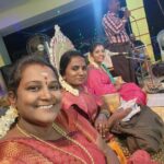 Annabharathi Berchmans Instagram - நேற்று (3.10.23) ராஜபாளையம் அருகே ராயகிரியில் " இன்றைய பரபரப்பான வாழ்க்கை கொண்டாட்டமா? திண்டாட்டமா?" என்ற தலைப்பில் என் தலைமையிலான நகைச்சுவைப் பட்டிமன்றம். மிக்க மகிழ்ச்சி மன நிறைவு🎤❤🙏 பின்குறிப்பு:(நேரடியாக வீட்டிற்கே வந்து நிகழ்ச்சி ஏற்பாட்டாளர்கள் அழைத்ததில் மிக்க மகிழ்ச்சி. உங்கள் அன்புக்கு மனமார்ந்த நன்றி😍 🙏) #Annabharathi #AnbudanAnnabharathi #tamilpattimanram #comedypattimanram #rajapalayam #Rayagiri