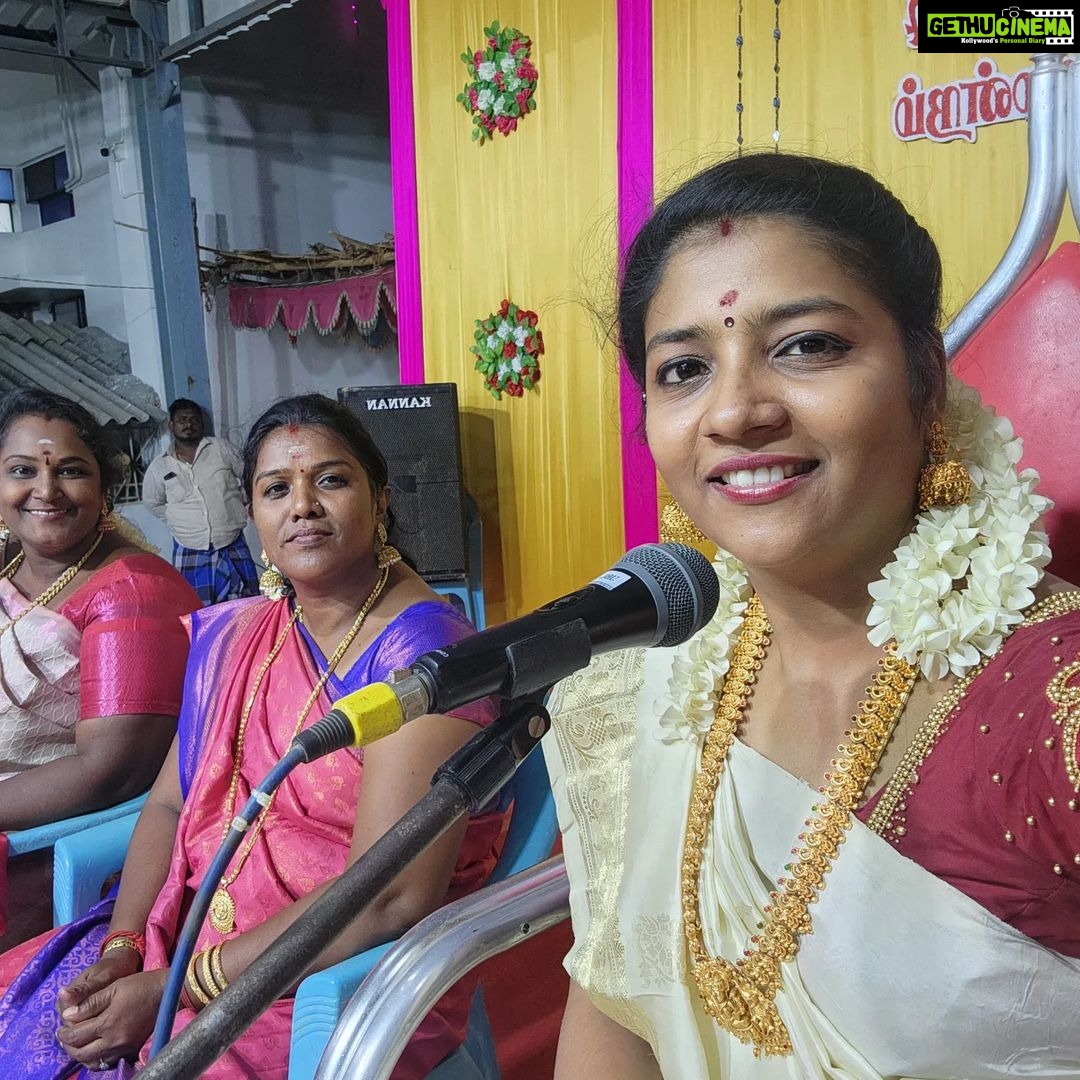 Annabharathi Berchmans Instagram - நேற்று (30.9.23)கோவில்பட்டி அருகே எட்டுநாயக்கன்பட்டியில் நான் நடுவராகப் பங்கேற்ற நகைச்சுவைப் பட்டிமன்றம். அருமையான ரசிகப் பெருமக்கள் . மிக்க மகிழ்ச்சி மன நிறைவு.❤🎤🙏 #Annabharathi #AnbudanAnnabharathi #pattimandram #kovilpatti #ettunayakanpatti