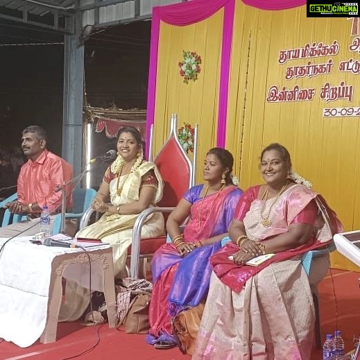 Annabharathi Berchmans Instagram - நேற்று (30.9.23)கோவில்பட்டி அருகே எட்டுநாயக்கன்பட்டியில் நான் நடுவராகப் பங்கேற்ற நகைச்சுவைப் பட்டிமன்றம். அருமையான ரசிகப் பெருமக்கள் . மிக்க மகிழ்ச்சி மன நிறைவு.❤🎤🙏 #Annabharathi #AnbudanAnnabharathi #pattimandram #kovilpatti #ettunayakanpatti