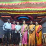 Annabharathi Berchmans Instagram – நேற்று (27.9.23)புளியங்குடி அருகே  சுப்பிரமணியபுரத்தில் என் தலைமையிலான நகைச்சுவைப் பட்டிமன்றம். “நெஞ்சுக்கு நிறைவான மகிழ்ச்சியைத் தருவது சொத்து சுகமா? சொந்த பந்தமா?” என்ற தலைப்பில் பட்டிமன்றம் பேசினோம். அருமையான  கிராமத்து  வெள்ளேந்தியான  ரசிகர்கள். அவர்களை சிரிக்க வைத்ததில்  எங்களுக்கு  மிகுந்த மன நிறைவு. மிக்க மகிழ்ச்சி ❤🎤🙏
#Annabharathi #AnbudanAnnabharathi #pattimandram #comedy #comedypattimandram #Puliyankudi