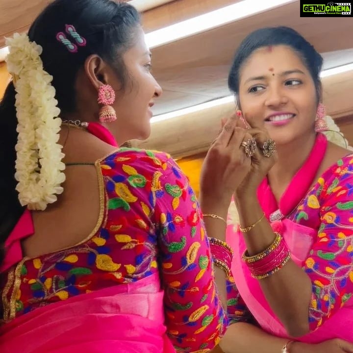 Annabharathi Berchmans Instagram - " முதல் முறை விழுந்து விட்டோம் என்று பயந்துவிட்டால் மிதிவண்டி ஓட்ட கூட பழகி இருக்க முடியாது வாழ்க்கையும் அது போல தான் .." இனிமையான ஞாயிறு வணக்கம் நண்பர்களே ❤🎤🙏 #Annabharathi #anbudanannabarathi #happysunday