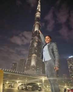 Annabharathi Berchmans Instagram - world tallest tower Burj Khalifa - Dubai
#dubai #dubaiburjkhalifa #worldtallestower #burjkhalifa #annabharathi #anbudanannabharathi