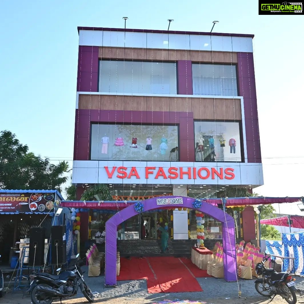 Annabharathi Berchmans Instagram - எங்கள் கோவில்பட்டியில் "VSA Fashions" grand opening ceremony 💪❤ #Annabharathi #anbudanannabarathi #kovilpatti #kovilpatti_city #vsafashions #grandopening #grandopeningevent #GrandOpeningCeremony beautiful makeup & hairstyle :@contourqueens_makeover