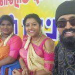 Annabharathi Berchmans Instagram - நேற்று என் பிறந்தநாள் அன்று என்னுடைய நிகழ்ச்சி ஏற்பாட்டில், கோவில்பட்டி அருகே கலிங்கப்பட்டியில் நடந்த மாபெரும் ஸ்டார் நைட் ஷோ.. பிரம்மாண்டமான அட்டகாசமான ஆர்ப்பரிக்கும் ரசிகர்களிடையே எங்களின் நகைச்சுவை மழை .❤🎤☺ மிக்க மகிழ்ச்சி அன்புடன் அன்ன பாரதி #Annabharathi #AnbudanAnnabharathi #kovilpatti #kalingaptti #starnight #starnightshow @aranthainisha @vjandrewsofficial @azhar__official beautifulblouse : @sri_aari_work_kovilpatti