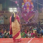 Annabharathi Berchmans Instagram - நேற்று என் பிறந்தநாள் அன்று என்னுடைய நிகழ்ச்சி ஏற்பாட்டில், கோவில்பட்டி அருகே கலிங்கப்பட்டியில் நடந்த மாபெரும் ஸ்டார் நைட் ஷோ.. பிரம்மாண்டமான அட்டகாசமான ஆர்ப்பரிக்கும் ரசிகர்களிடையே எங்களின் நகைச்சுவை மழை .❤🎤☺ மிக்க மகிழ்ச்சி அன்புடன் அன்ன பாரதி #Annabharathi #AnbudanAnnabharathi #kovilpatti #kalingaptti #starnight #starnightshow @aranthainisha @vjandrewsofficial @azhar__official beautifulblouse : @sri_aari_work_kovilpatti