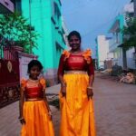 Annabharathi Berchmans Instagram – என்  மகளின்  நீண்ட நாள் கனவு இது .நாங்கள் இருவரும் ஒரே மாதிரி உடை அணிய  வேண்டுமாம் .அது நிறைவேறிற்று . அவளுடைய பிறந்தநாள் அன்று .ரொம்ப சந்தோசம் நன்றி . (பின்குறிப்பு : அதுலயும் இந்த உடை மிகவும் ஸ்பெஷல்  ஏனென்றால் இது என்னுடைய  சடங்குபட்டு.)😜

beautiful mom and daughter combo dress :@r_s_fashion_designer