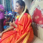 Annabharathi Berchmans Instagram – நேற்று(15.10.23) சுரண்டை அருகே சுப்பையாபுரத்தில்  நான் நடுவராகப்  பங்கேற்ற  நகைச்சுவை பட்டிமன்றம். நிகழ்ச்சியின் முடிவில் “குறுகுறு பாய்ஸ்” என்று புது டீமே செட்  ஆகிவிட்டார்கள்.. மிக்க மகிழ்ச்சி நன்றி 👍😍🎤
#Annabharathi #AnbudanAnnabharathi #pattimndram #comedypattimandram #Surandai #subbaiyapuram