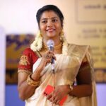 Annabharathi Berchmans Instagram - இன்று நான் ரசித்த பாடல் வரிகள்📝 ✒ "அட காசுகள் போட்டதும் பூக்கிற பூச்செடி நான்... இன்று கைதட்டல் ஓசையில் பூக்கிற பூச்செடி தான் ... ரசனை வாழ்க ரசிகன் வாழ்க!"💗❤ (பின்குறிப்பு :பாடலை கண்டுபிடித்தவர்கள் சொல்லலாமே 😜) இனிய காலை வணக்கம் ரசிகர்களே 😍 #Annabharathi #AnbudanAnnabharathi beautiful blouse :@r_s_fashion_designer