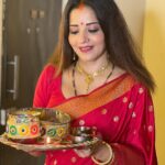 Antara Biswas Instagram - Such An Amazing Feeling… 🙏🙏… Blessed To Have You @vikrant8235 in my Life ❤️… #HAPPYKarwachauth 🙏… #longdistance #hubby #loveyou Thank You @deepakpathak663 for capturing me every moment… #greatsupport