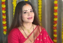 Antara Biswas Instagram - Such An Amazing Feeling… 🙏🙏… Blessed To Have You @vikrant8235 in my Life ❤️… #HAPPYKarwachauth 🙏… #longdistance #hubby #loveyou Thank You @deepakpathak663 for capturing me every moment… #greatsupport