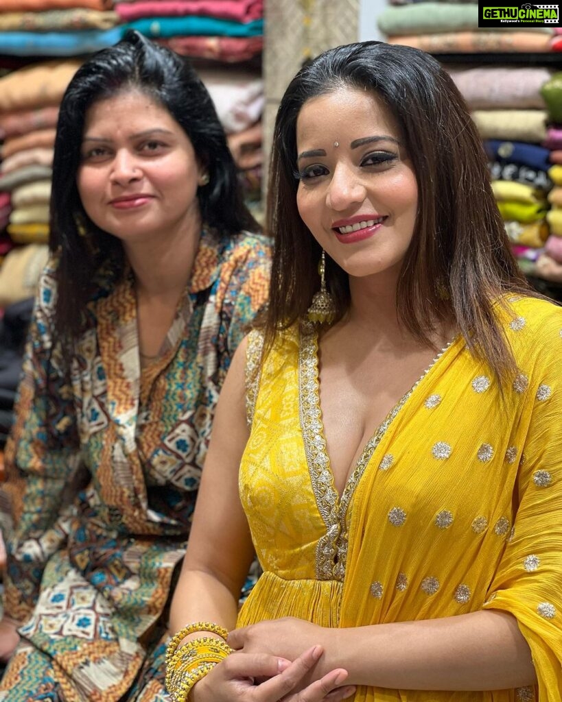 Antara Biswas Instagram - About Yesterday ❤️…. At @rashmi_aaryaa boutique Anniversary… #indian #ethnicwear #love #this #thankyou Outfit: @rashmi_aaryaa @shreeaaryaofficial @deepakpathak663