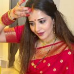 Antara Biswas Instagram - Such An Amazing Feeling… 🙏🙏… Blessed To Have You @vikrant8235 in my Life ❤️… #HAPPYKarwachauth 🙏… #longdistance #hubby #loveyou Thank You @deepakpathak663 for capturing me every moment… #greatsupport