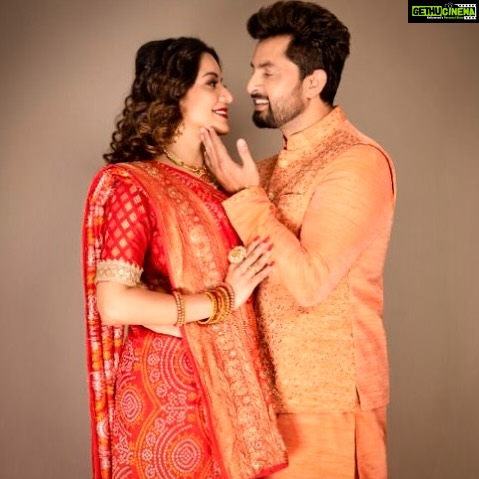 Antara Biswas Instagram - Happy Karwa chauth 👩❤️👨 💞 #happykarwachauth #bestcouple 🧿 #forever Karwa chauth special