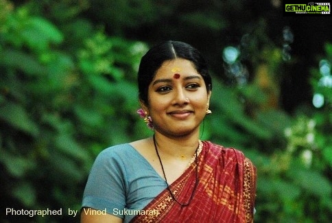 Anumol Instagram - Thankamani is one of my favourite character from my first Malayalam movie, 'Ivan Megharoopan,' directed by P. Balachandran. Thankamani is a folk singer, a real-life character that I was fortunate to portray in a movie. I had the privilege to work with so many incredible technicians and artists on this film. It was a truly mindful learning experience. Balettan is no longer with us. I will always remember and am grateful to you Baletta. You made Thankamani beautiful and special. Clicks by @vin._.su (These clicks published on ‘ The Hindu ‘ newspaper along with @saraswathynagarajan got me my second movie offer ) #gratitude #myfirstmalayalammovie #ivanmegharoopan #thangamani #periodfilm #anumol #actorlife #throwback #bekind #spreadkindness