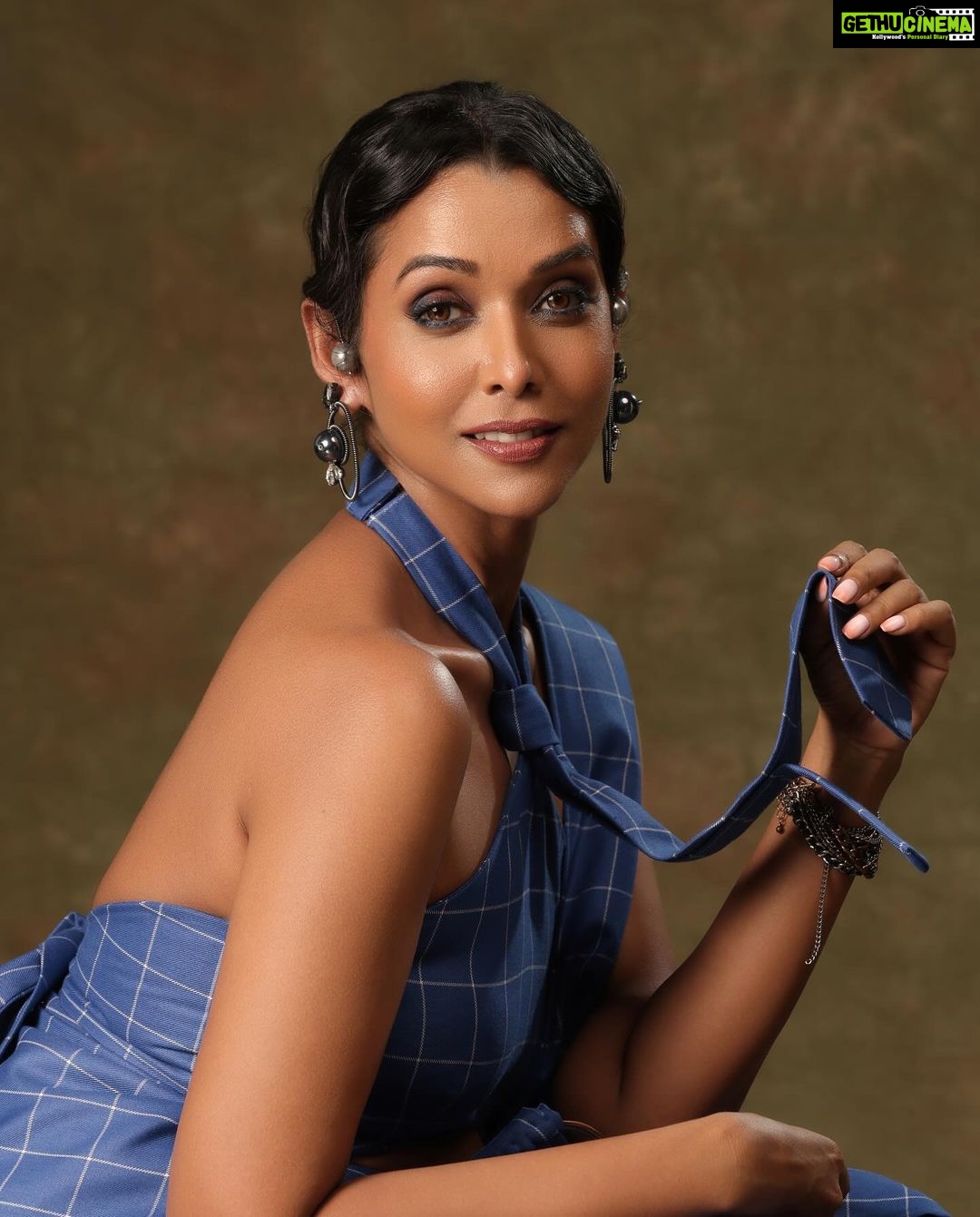 Anupriya Goenka - 23.9K Likes - 🪻💙🦋🪁
Wearing @labeld
Styled by @alapatideepti
Jewelry @amamajewels
Makeup @komzy_le
Hair @kahkashaaaan
Photography @deepak_guptap_photography
#promotions #sultanofdelhi #fyp #shankari