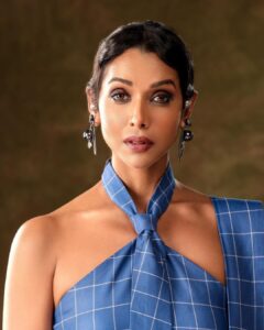 Anupriya Goenka Instagram - 🪻💙🦋🪁

Wearing @labeld 
Styled by @alapatideepti 
Jewelry @amamajewels 
Makeup @komzy_le 
Hair @kahkashaaaan 
Photography @deepak_guptap_photography 

#promotions #sultanofdelhi #fyp #shankari