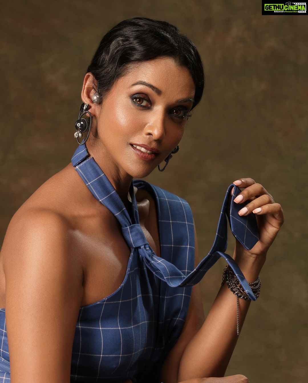 Anupriya Goenka - 23.9K Likes - 🪻💙🦋🪁
Wearing @labeld
Styled by @alapatideepti
Jewelry @amamajewels
Makeup @komzy_le
Hair @kahkashaaaan
Photography @deepak_guptap_photography
#promotions #sultanofdelhi #fyp #shankari