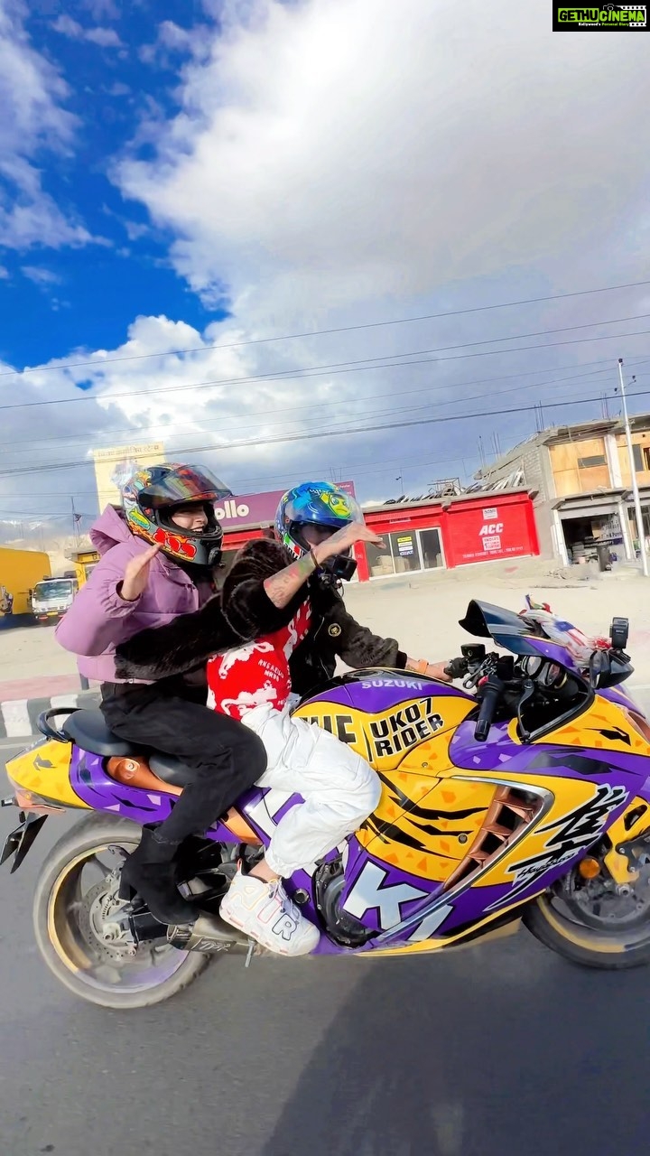 Anurag Dobhal Instagram - 💖 . . . #theuk07rider #influencer #shotoniphone #superbikes #modified #youtuber #iphone #14promax #echo #reelkarofeelkaro #reelitfeelit #reelsinstagram #newsuperbike #hayabusa #delivery #meetup #bmw #bmw1250gsa #gsadventure #gsa #mustang #ford #bmw #s1000rr #ducati