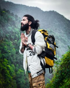 Anurag Dobhal Instagram - Kedarnath Baba Jee Aarey Hai Apke Pass 🧿♥️
.
.
.
#theuk07rider #shotoniphone #iphone #reelkarofeelkaro ##reelitfeelit #kedarnath