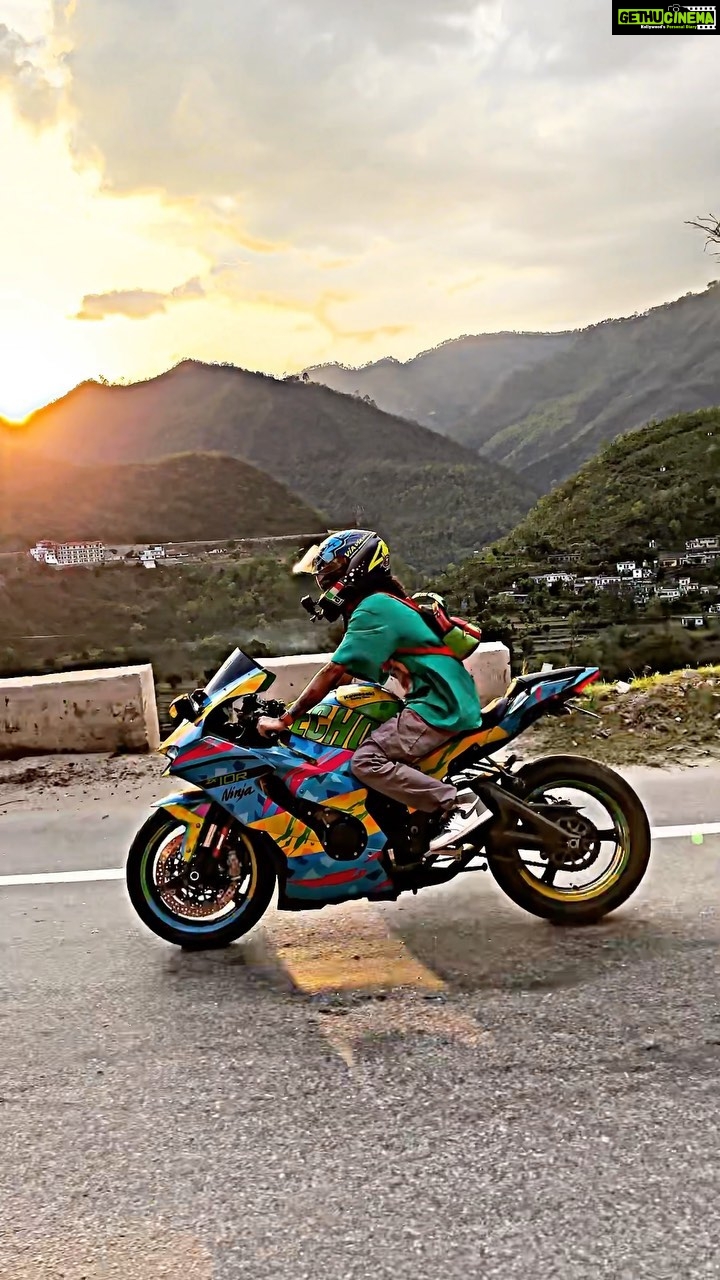 Anurag Dobhal Instagram - Echo On Roads Again 🚀❤️ . . . #theuk07rider #influencer #shotoniphone #superbikes #modified #youtuber #iphone #14promax #echo #reelkarofeelkaro #reelitfeelit #reelsinstagram #newsuperbike #hayabusa #delivery #meetup #bmw #bmw1250gsa #gsadventure #gsa #mustang #ford #bmw #s1000rr #ducati