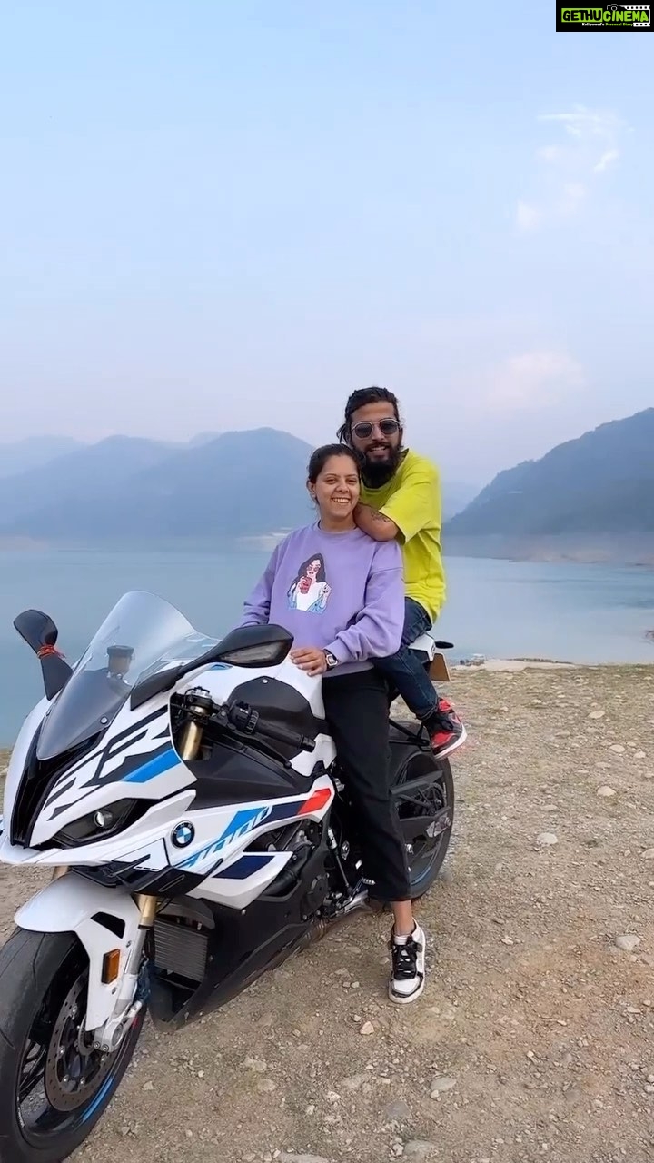 Anurag Dobhal Instagram - Happy Birthday Meri Behen β€οΈ I Love You The Most β€οΈπ©ββ€οΈβπ¨π . . . #theuk07rider #influencer #shotoniphone #superbikes #modified #youtuber #iphone #14promax #echo #reelkarofeelkaro #reelitfeelit #reelsinstagram #newsuperbike #hayabusa #delivery #meetup #bmw #bmw1250gsa #gsadventure #gsa #mustang #ford #bmw #s1000rr #ducati