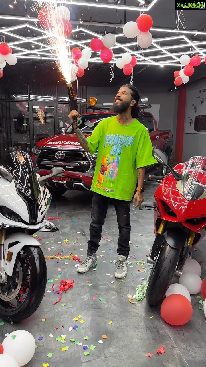 Anurag Dobhal Instagram - New Queens With New Look 😌❤️ Thank you @detailingdevilsynr @karansharma_1330 for such an amazing work on bikes ❤️🤯 . . . #theuk07rider #influencer #shotoniphone #superbikes #modified #youtuber #iphone #14promax #echo #reelkarofeelkaro #reelitfeelit #reelsinstagram #newsuperbike #hayabusa #delivery #meetup #bmw #bmw1250gsa #gsadventure #gsa #mustanggt #mustang #ford #bmw #s1000rr #mpro #bmws1000rr #modified #ducati