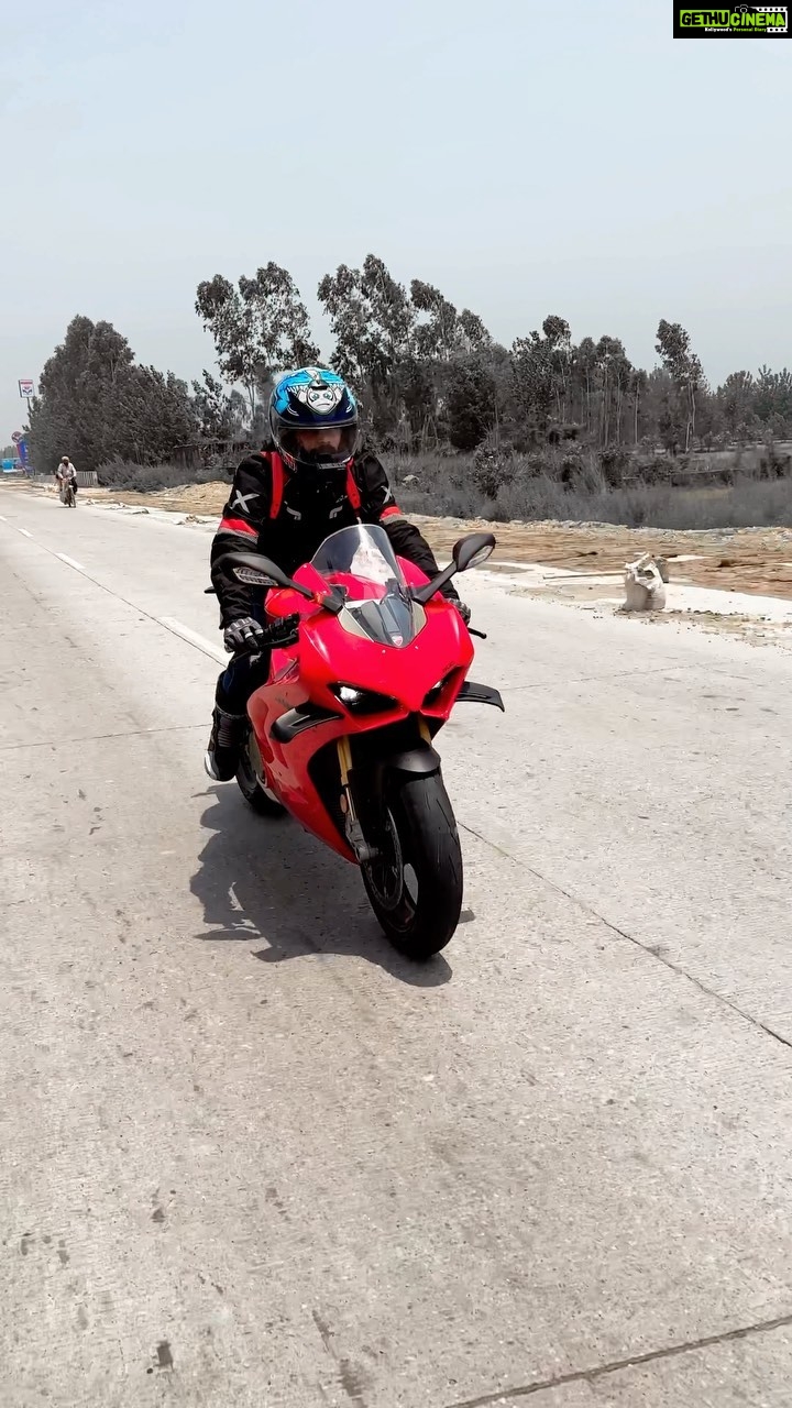 Anurag Dobhal Instagram - Kya Naam Rakha Jaye Apni Ducati Ka ❤️😍 . . . #theuk07rider #influencer #shotoniphone #superbikes #modified #youtuber #iphone #14promax #echo #reelkarofeelkaro #reelitfeelit #reelsinstagram #newsuperbike #hayabusa #delivery #meetup #4M #mustanggt #mustang #ford #bmw #s1000rr #mpro #bmws1000rr #ducati #panigalev4s