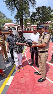 Anurag Dobhal Instagram - We had a small initiative with the help of @dehraduntrafficpolice @uttarakhandpolice we distributed over 100+ helmets for road safety awareness in Dehradun 🙏🏻
Be safe Ride Safe 
Management Credits- @youthforyou_ @shantanu__bisht  @doon_mirror 
.
.
.
#theuk07rider #influencer #shotoniphone #superbikes #modified #youtuber #iphone #14promax #echo #reelkarofeelkaro #reelitfeelit #reelsinstagram #newsuperbike #hayabusa #delivery #meetup  #bmw #bmw1250gsa #gsadventure #gsa  #mustang #ford #bmw #s1000rr #ducati