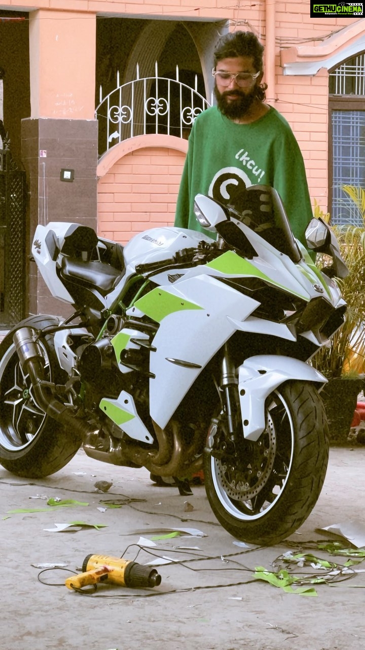 Anurag Dobhal Instagram - KARMA Ke New Look Ke Liye Excited Ho 🧿❤️ . . . #theuk07rider #influencer #shotoniphone #superbikes #modified #youtuber #iphone #14promax #echo #reelkarofeelkaro #reelitfeelit #reelsinstagram #newsuperbike #hayabusa #delivery #meetup #bhopal #bmw #bmw1250gsa #gsadventure #gsa #northsikkim #4M #mustanggt #mustang #ford #supercars #h2 #ninjah2 #delivery