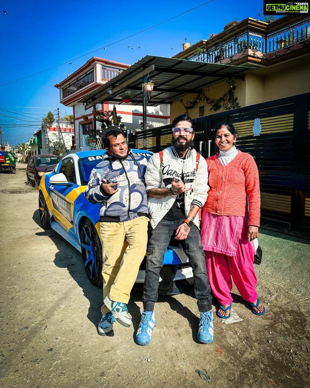 Anurag Dobhal Instagram - मेरी दुनिया में इतनी जो शौहरत हैं, 😍 मेरी माता पिता की बदौलत हैं। 🧿 . . . #theuk07rider #influencer #shotoniphone #superbikes #modified #youtuber #iphone #14promax #echo #reelkarofeelkaro #reelitfeelit #reelsinstagram #newsuperbike #hayabusa #delivery #meetup #bhopal #bmw #bmw1250gsa #gsadventure #gsa #northsikkim #4M #mustanggt #mustang #ford #supercars Dehradun, Uttarakhand