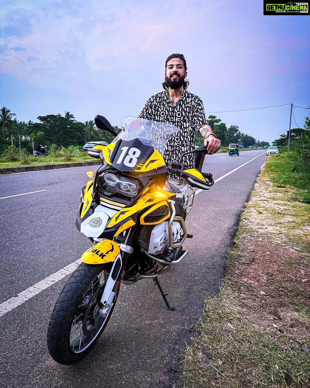 Anurag Dobhal Instagram - Finally Home ππ Guess abb kya lene jaana hai ? πβ₯οΈ . . . #theuk07rider #influencer #shotoniphone #superbikes #modified #youtuber #iphone #14promax #echo #reelkarofeelkaro #reelitfeelit #reelsinstagram #newsuperbike #hayabusa #delivery #meetup #bhopal #bmw #bmw1250gsa #gsadventure #gsa #indore #nagpur #odisha #puri #jagannath #hyderabad #northsikkim #4M Dehradun, Uttarakhand