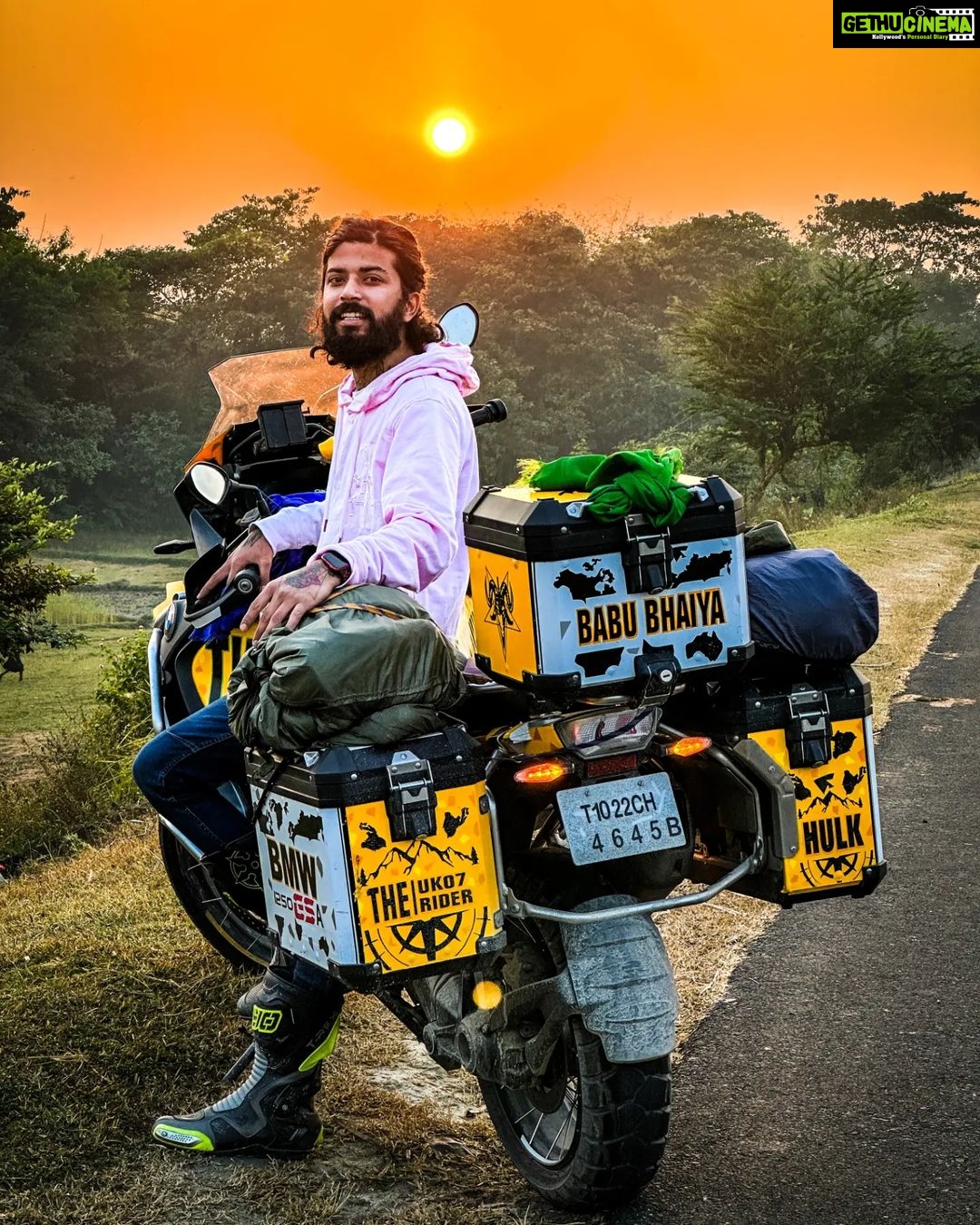 Anurag Dobhal Instagram - From 0 to 4M,β€οΈ from being nothing to becoming India's Number 1 Motovlogger the journey was tough.π But mere pass app jaisa pariwaar tha jisney har ek samney mere sath diya.π Kushi,dukh, problems life ke har ek point pr app log mere sath they. ππ Ye subscribers shyd koi bhi kama le but jo pariwaar mainey kamaya hai wo sirf app aur hum jantey hai ki hamara rishta kitna majboot hai. ππ Hath jod ke thank you bolna chahunga itna pyar aur izzat dene ke liyey. π Aaakhir 2022 mai hamari Brosena & Sistersena India Ka sbsey strongest pariwaar ban hi gaya ππ . . . #theuk07rider #influencer #shotoniphone #superbikes #modified #youtuber #iphone #14promax #echo #reelkarofeelkaro #reelitfeelit #reelsinstagram #newsuperbike #hayabusa #delivery #meetup #bhopal #bmw #bmw1250gsa #gsadventure #gsa #indore #nagpur #odisha #puri #jagannath #hyderabad #northsikkim #4M