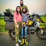 Anurag Dobhal Instagram - We Here 💖😌 . . . #theuk07rider #influencer #shotoniphone #superbikes #modified #youtuber #iphone #14promax #echo #reelkarofeelkaro #reelitfeelit #reelsinstagram #newsuperbike #hayabusa #delivery #meetup #bhopal #bmw #bmw1250gsa #gsadventure #gsa #indore #nagpur #odisha Odisha
