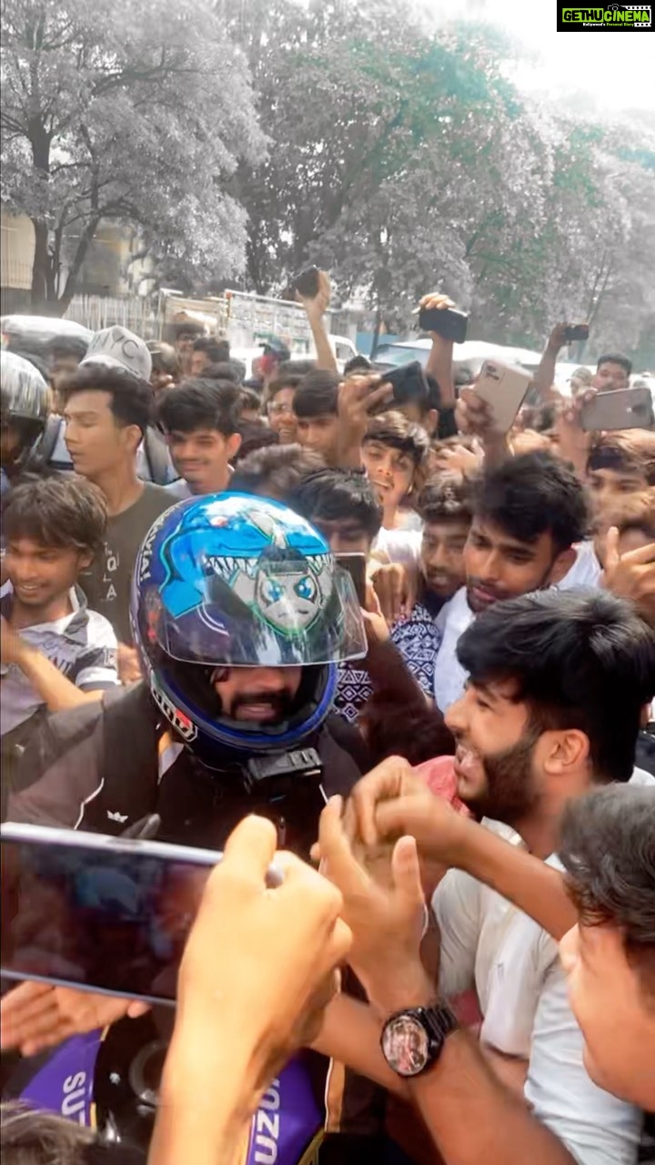 Anurag Dobhal Instagram - Nagpur Ka Pyar ❤️🫡 . . . #theuk07rider #influencer #shotoniphone #superbikes #modified #youtuber #iphone #14promax #echo #reelkarofeelkaro #reelitfeelit #reelsinstagram #newsuperbike #hayabusa #delivery #meetup #bhopal #bmw #bmw1250gsa #gsadventure #gsa #indore #nagpur #maharashtra Nagpur Meri Jaan