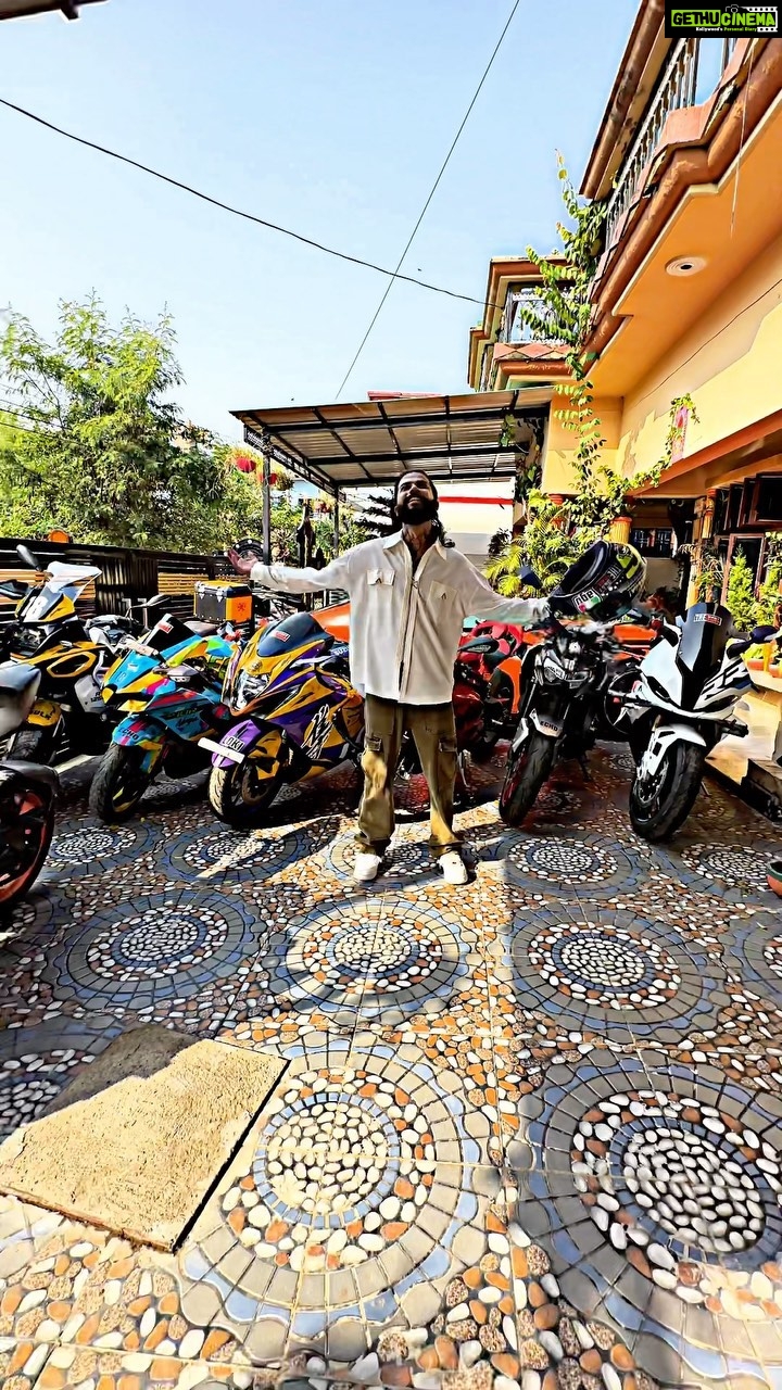 Anurag Dobhal Instagram - 👀❤️🚀 . . . #theuk07rider #influencer #shotoniphone #superbikes #modified #youtuber #iphone #14promax #echo #reelkarofeelkaro #reelitfeelit #reelsinstagram #newsuperbike #hayabusa #delivery #meetup #bhopal #bmw #bmw1250gsa #gsadventure #gsa #northsikkim #4M #bmw #s1000rr #mpro #bmws1000rr #supra #supramk5