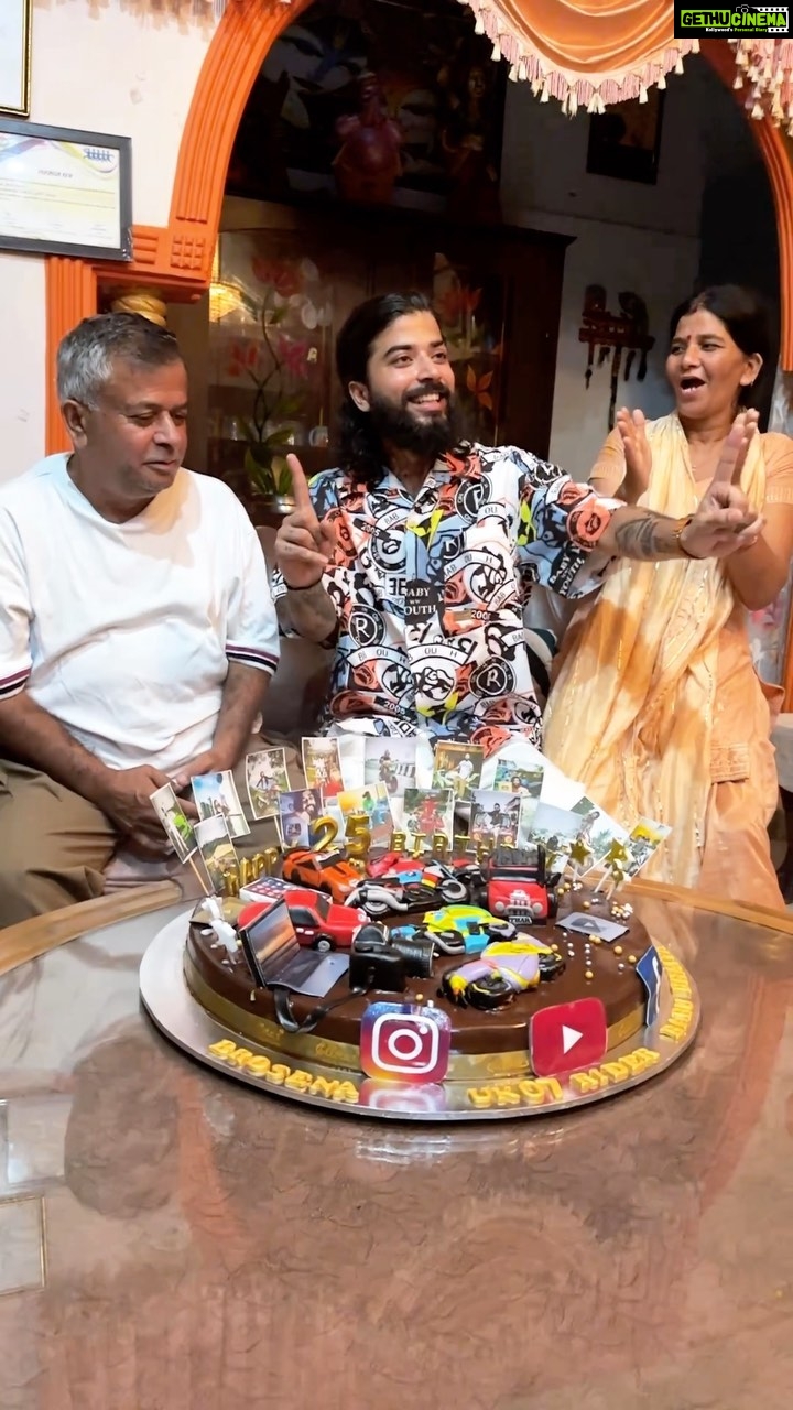 Anurag Dobhal Instagram - Shukriya for so much of love brosena ❤️🙏🏻 . . . #theuk07rider #shotoniphone