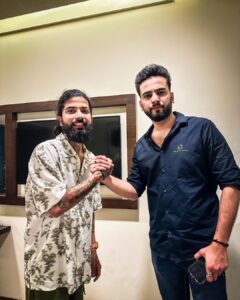 Anurag Dobhal Instagram - Bhaichara On Top 👑❤
. 
. 
. 
#theuk07rider #elvishyadav #bhachara