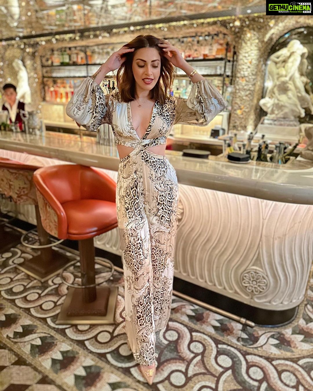 Anushka Ranjan Instagram - ✨Shine bright✨ Bacchanalia London