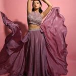 Anushka Sen Instagram - dancing in the moonlight 🌙 . Outfit @panihari_mumbai Jewellery @miranabymegha Styled by @stylingbyvictor @sohail__mughal___ Assisted by @styleby_antara @janvijain123 Makeup @makeupbysalonij Hair @hairbyradhika 📸 @miteshsphotography